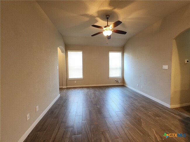 Foto del edificio - 1115 Creekside Orchard