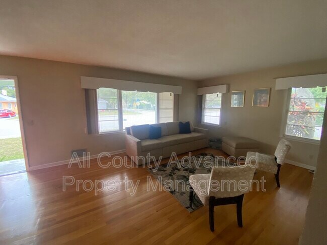 Foto del edificio - 214 S Highland Ave