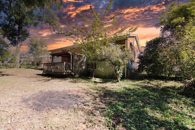 Foto del edificio - 4 Bed 2 Bath House for Rent