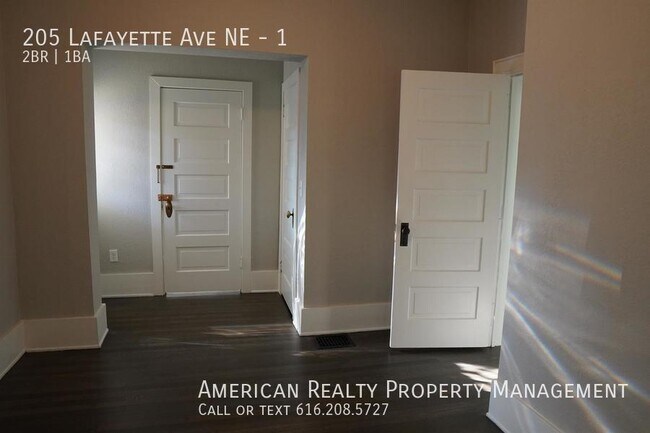 Foto del edificio - 205 Lafayette Ave NE