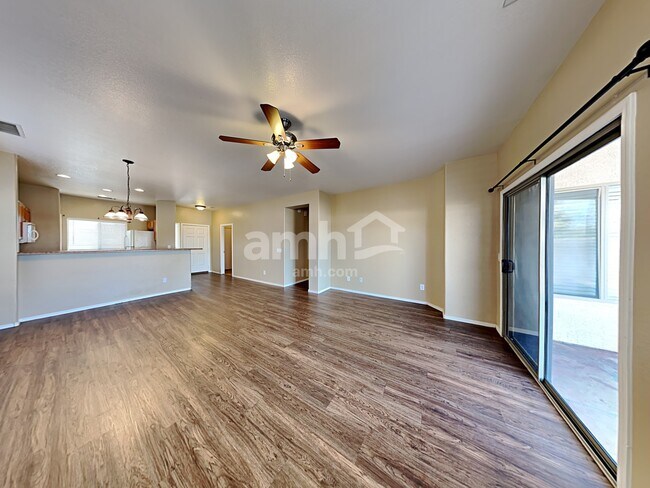 Building Photo - 614 W Mountain View Dr