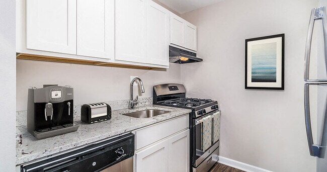 Foto del edificio - Prentiss Creek at Downers Grove Apartments