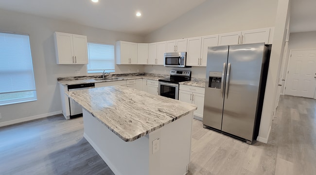 Foto del edificio - 329 Marion Oaks Blvd