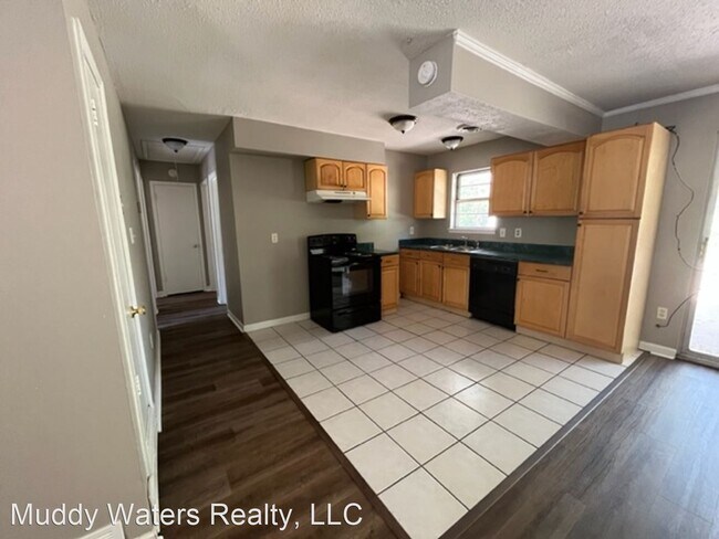 Building Photo - 3 br, 1 bath House - 6605 Ridgewood Rd
