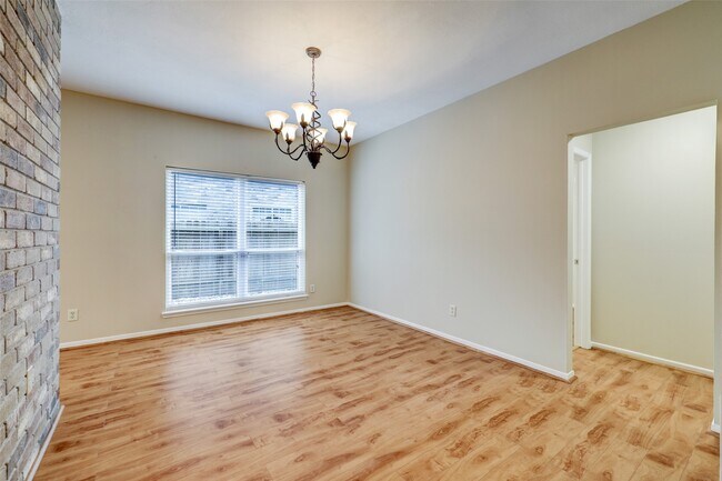 Building Photo - 60 W Indian Sage Cir