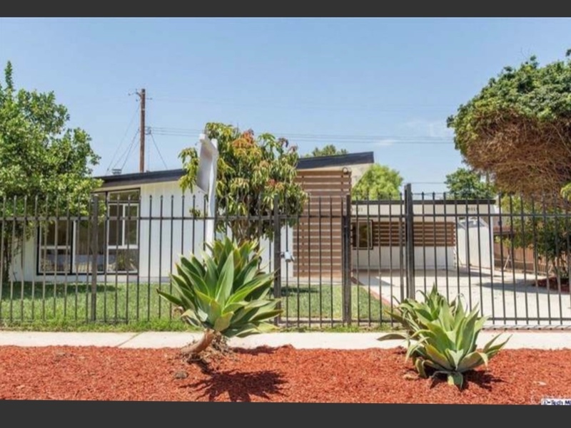 Foto principal - 18019 Hatton St