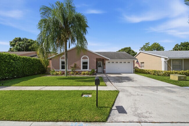 Foto del edificio - 5635 Lake George Pl