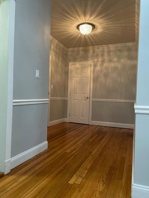 Primary Photo - 128 Woodside Green