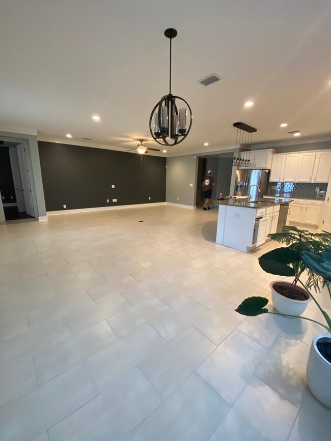 Kitchen/Dining Area/Living Room - 3113 Heartleaf Ave E