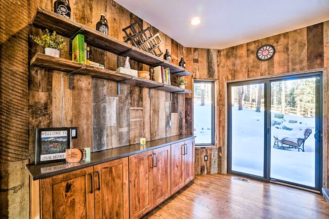 Foto del edificio - 6905 Sprucedale Park Way