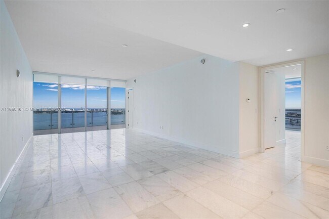 Foto del edificio - 700 NE 26th Terrace