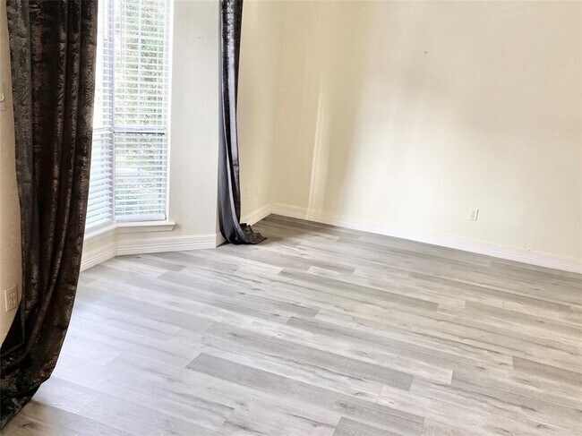 Building Photo - 3100 Jeanetta St