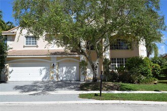 Building Photo - 991 Crestview Cir