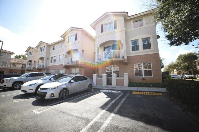 Foto del edificio - 8826 W Flagler St