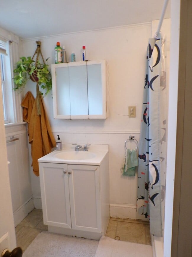 Building Photo - 15 Pond St