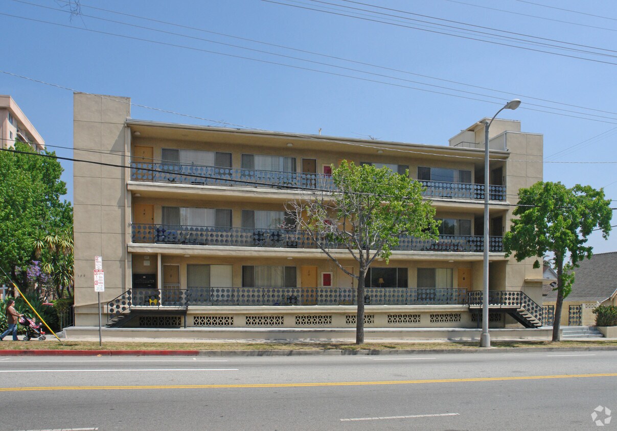 Primary Photo - Doheny East Apartments