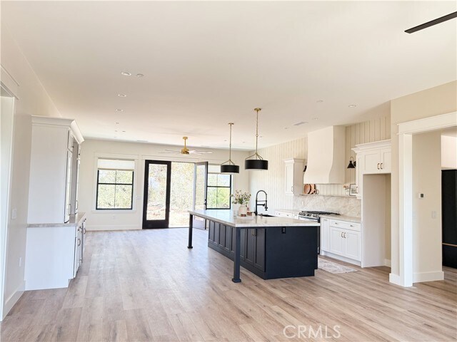 Foto del edificio - 42899 Cll Roble