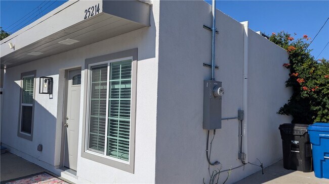Foto del edificio - 25214 Oak St