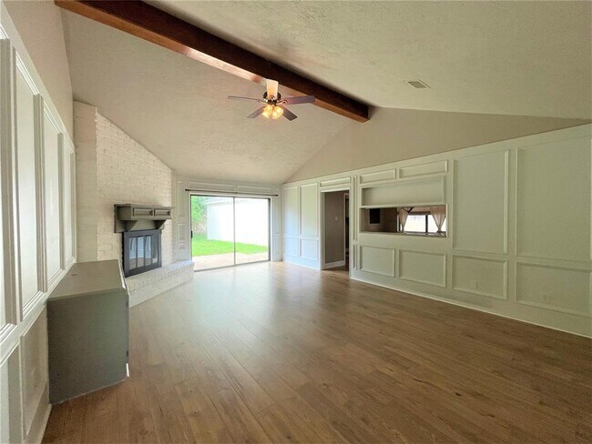 Foto del edificio - 22907 Provincial Blvd