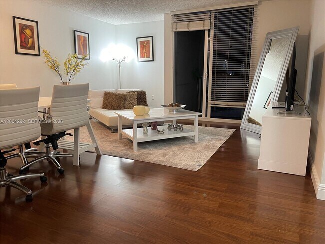 Foto del edificio - 800 N Miami Ave