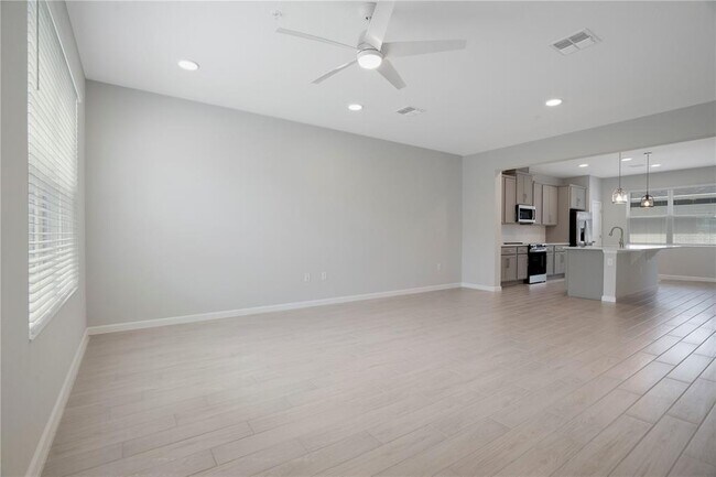 Foto del edificio - 628 Pothos St