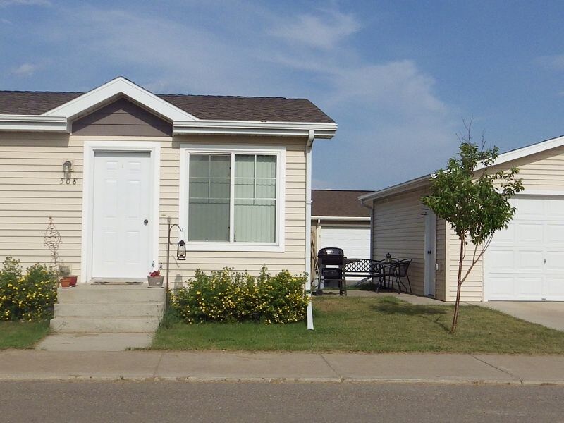 524 6th Ave SE, Watford City, ND 58854 Apartment for Rent in Watford