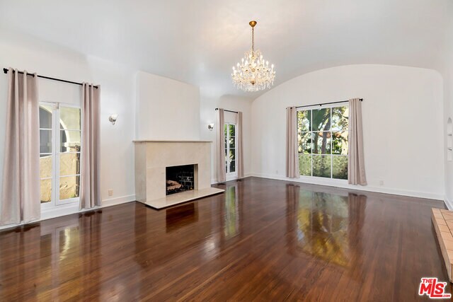 Building Photo - 217 S Maple Dr