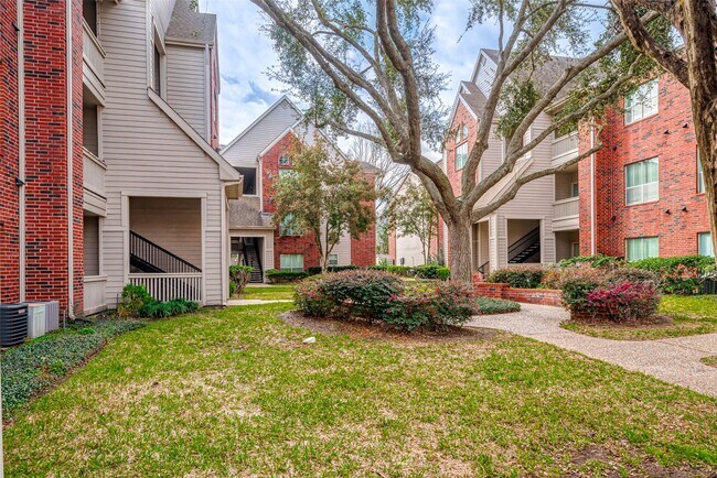 Building Photo - 1330 Old Spanish Trl