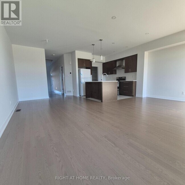 Building Photo - 102 Ploughshare Rd