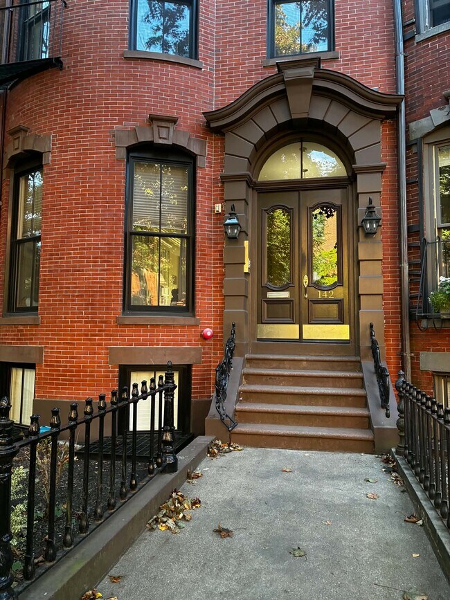 Foto del edificio - 142 W Concord St