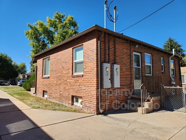 Building Photo - 776 Forest St