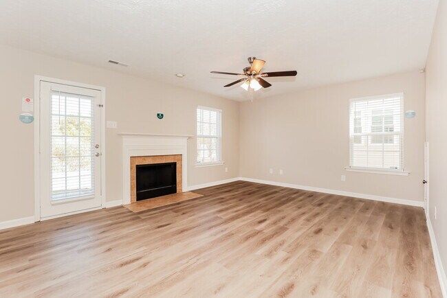 Foto del edificio - 2805 Windcrest Tr