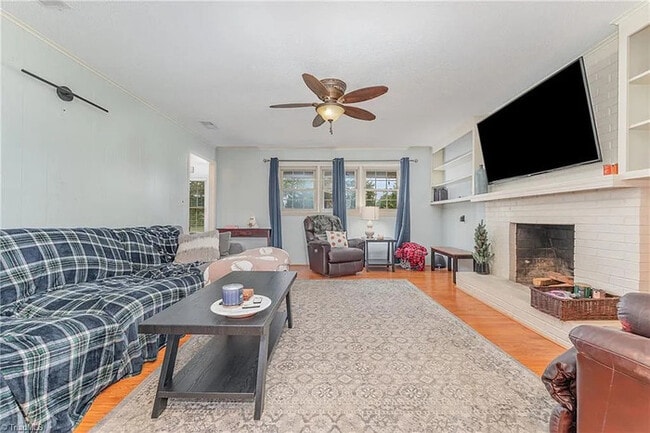 Building Photo - Earn Wealth While Leasing - Like a Homeown...