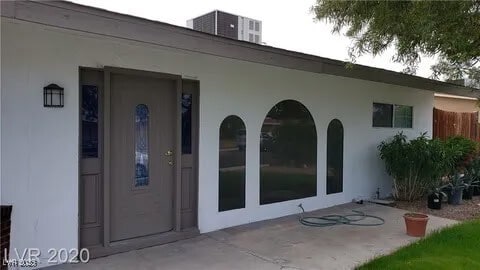 Primary Photo - 910 Sahara Way