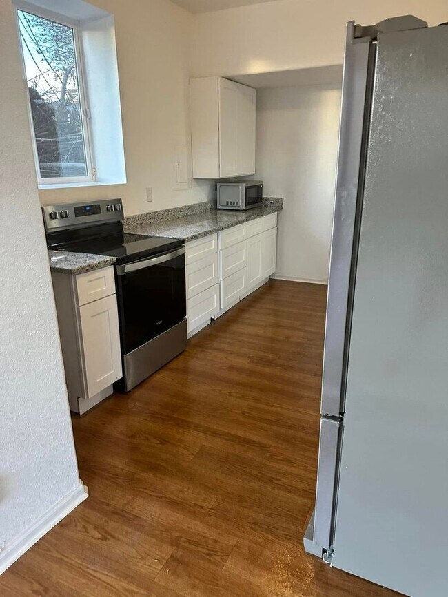 Foto del edificio - Gigantic 2BR Brand New Condo in Aurora