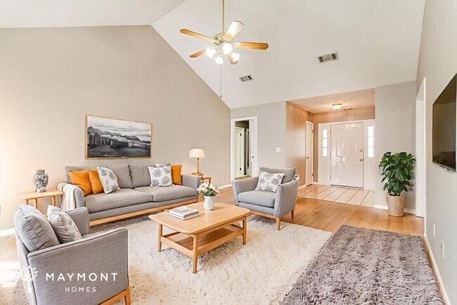 Building Photo - 7076 Lakeview Dr