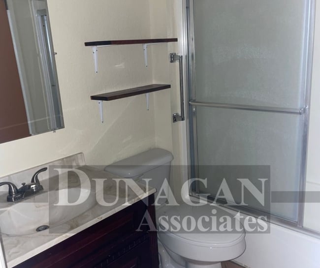 Foto del edificio - COMING SOON 2 Bedroom - 2 Bath Condo