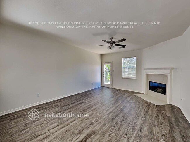 Foto del edificio - 411 Drake Ln