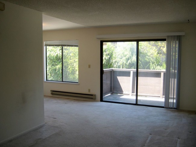 Building Photo - 540 D St