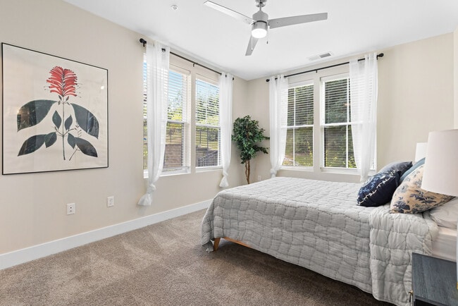 Azalea - Dormitorio principal - Parkview at Spring Hill Apartments