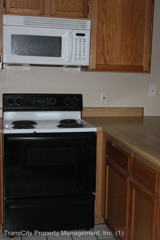 Foto del edificio - 2143 E Center Ln