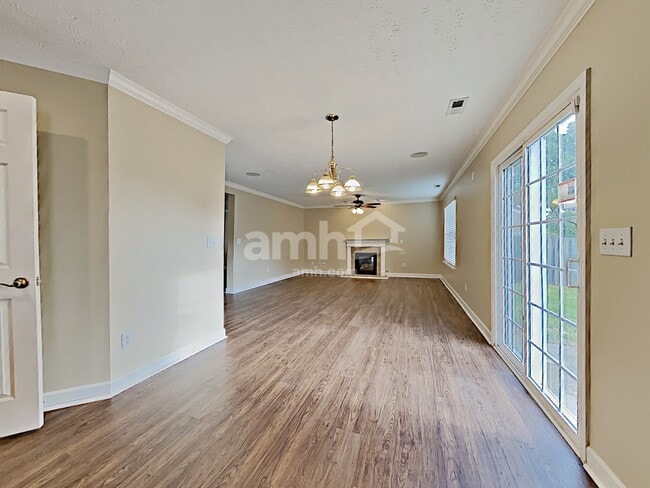 Foto del edificio - 102 Baker Springs Ln