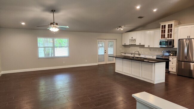 Building Photo - 326 Echo Pines Way