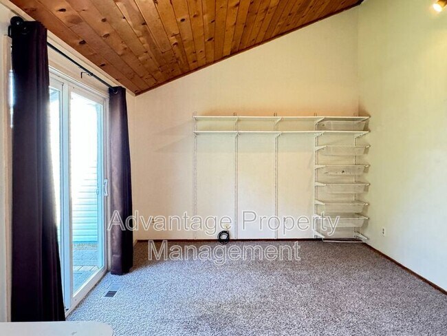 Foto del edificio - 444 NW 17th St