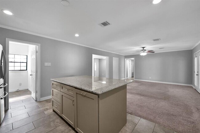 Building Photo - 12411 Daventry Ln