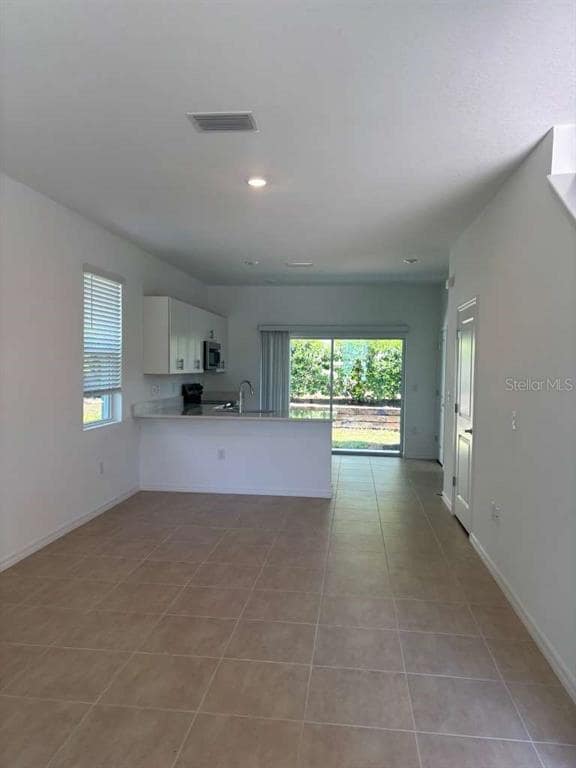 Building Photo - 8641 Daybreak St