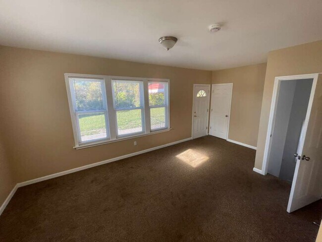 Foto del edificio - 5588 Montclair St