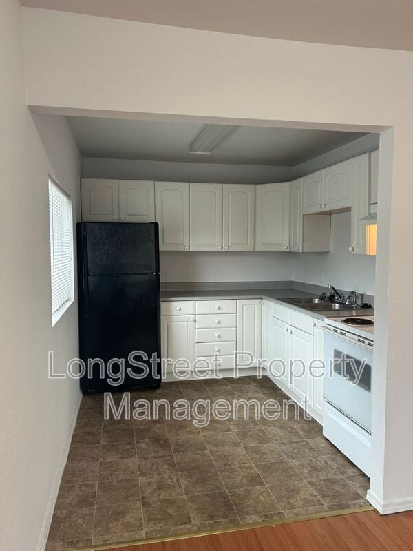 Building Photo - 4553 NE 105th Ave