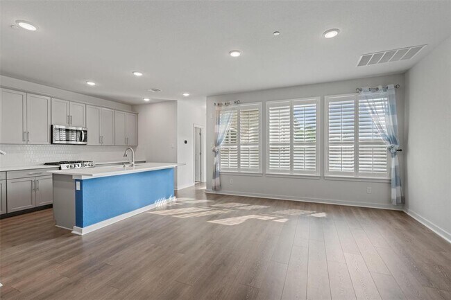 Foto del edificio - 2500 Forest Creek Dr