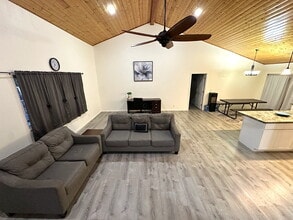 Building Photo - 15-1898-1898 5th St